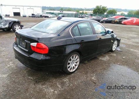 2006 BMW 330Xi z USA, uszkodzony, nr VIN WBAVD33596KV61939